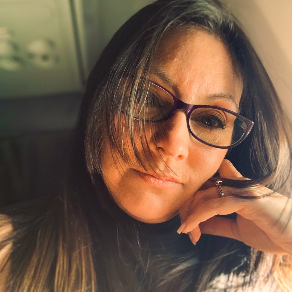 Meet your Posher, Priscila.